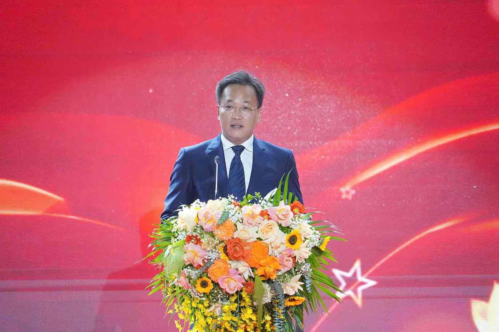 Bi thu Tinh uy Hung Yen Nguyen Huu Nghia phat bieu tai chuong trinh. Anh: Mai Huong