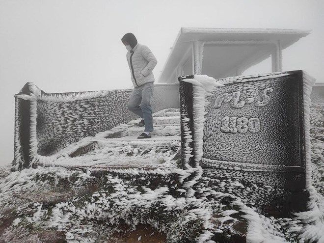 Price action appeared at Mau Son peak in early 2024 when a series of cold air waves increased. Photo: Nguyen Chuyen