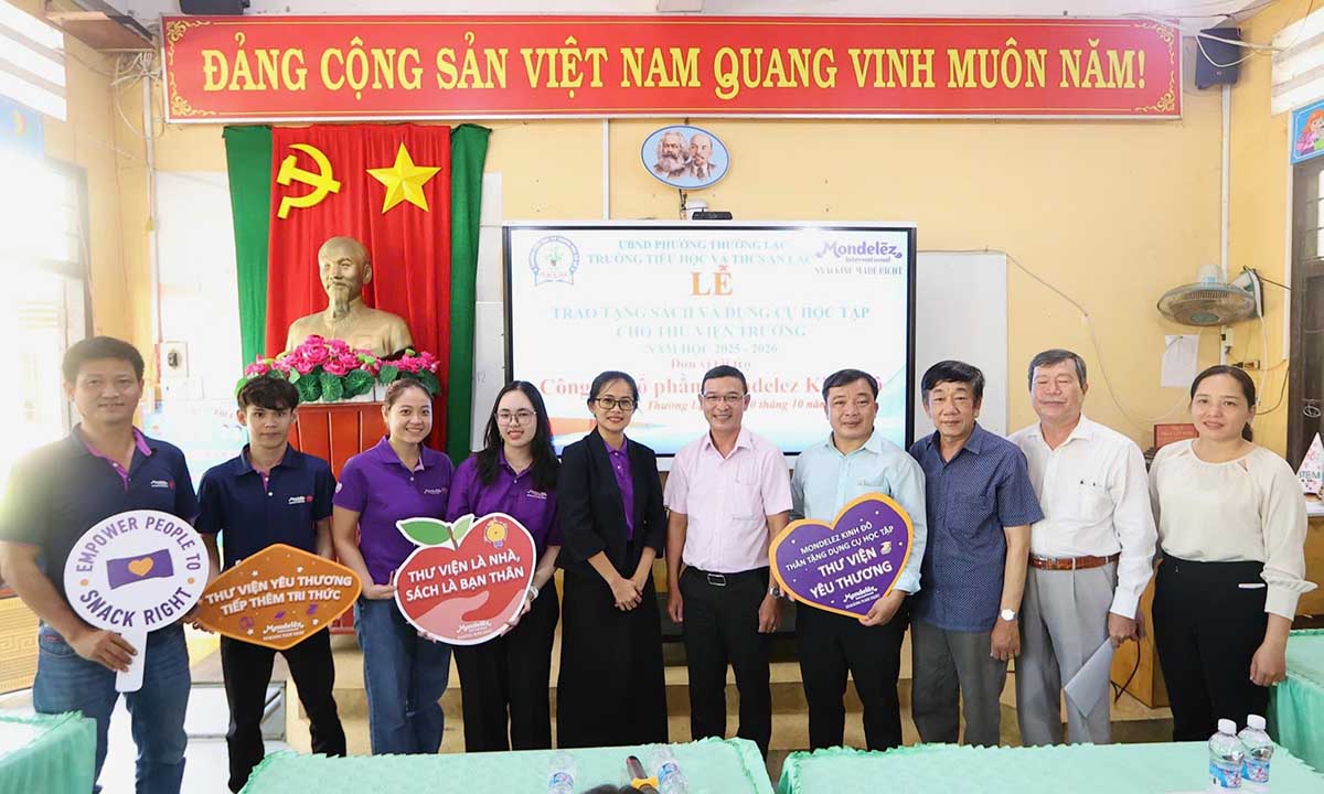 Kinh Do has just launched the program "Living Library of Love" for children in remote areas. Photo: Provided by the enterprise