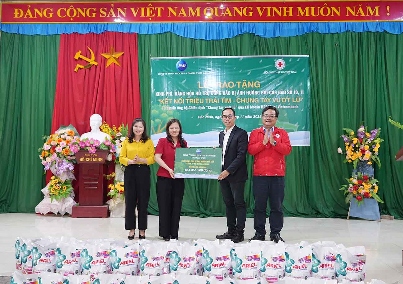 P&G Vietnam Trade Union joins hands to provide emergency support and long-term recovery to communities affected by storms and floods. Photo: Provided by the enterprise