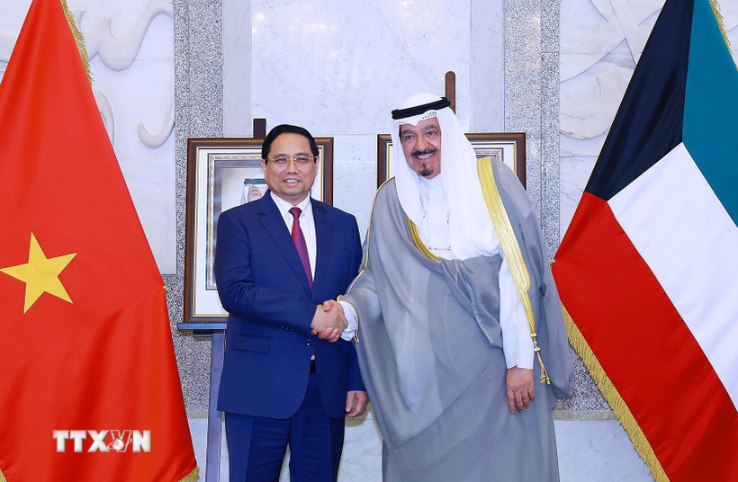 Politburo member, Prime Minister Pham Minh Chinh and Kuwait Prime Minister Sheikh Ahmad Al- Abdullah Al-Sabah. Photo: VNA