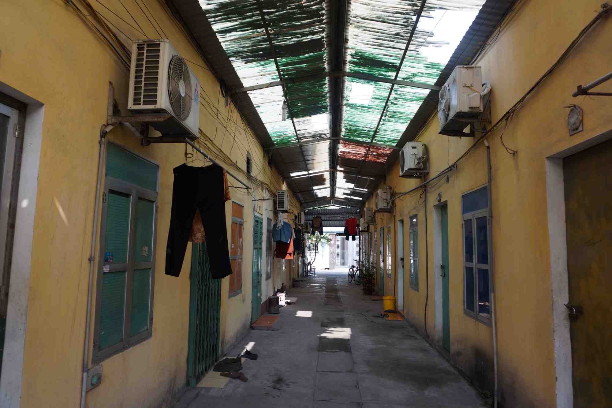 Zona de reasentamiento temporal para que los hogares se instalen para construir apartamentos CC-1 en la zona de Tan Lap 7 distrito de Quang Hanh provincia de Quang Ninh. Foto: Doan Hung