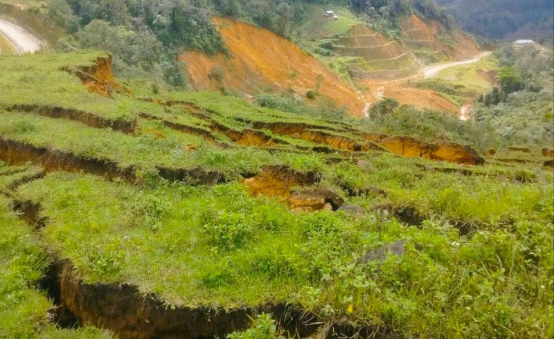 Sat lo, nut nui tiep tuc uy hiep nhieu khu dan cu o mien nui Hung Son, TP, Da Nang. Anh: Parai