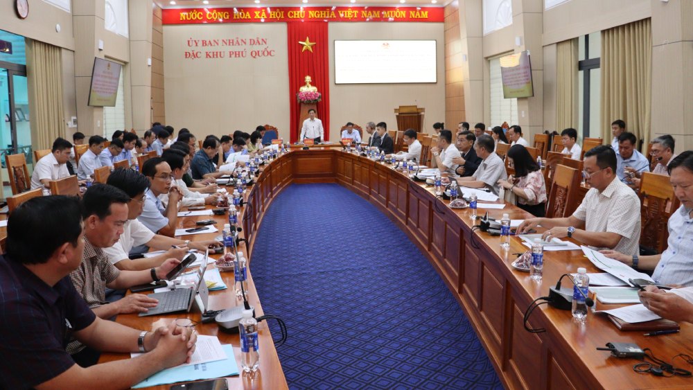 Dai bieu tham du hoi nghi. Anh: Ngoc Mai