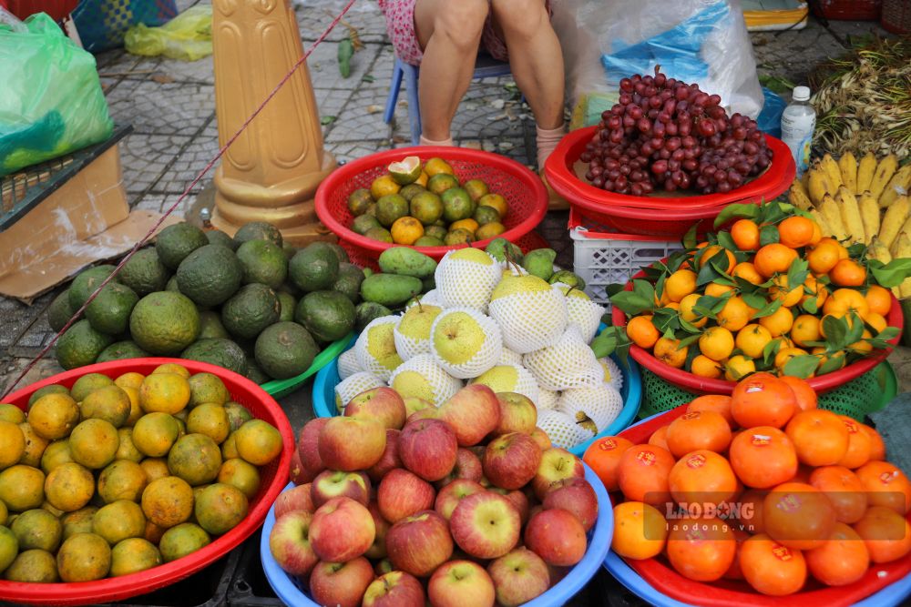 Du cac loai thuc pham duoc bay ban. 