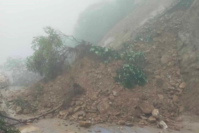 National Highway 8 to Cau Treo Border Gate in Ha Tinh has been and will be at high risk of further landslides. Photo: Tran Tuan.
