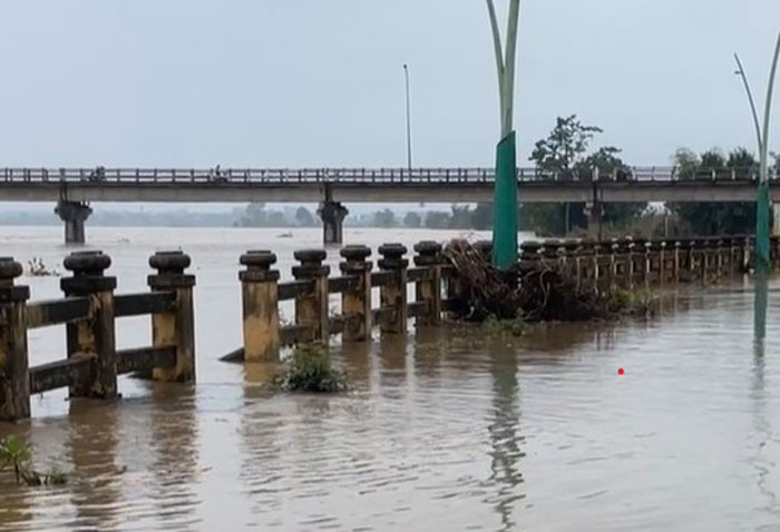 제8호 태풍 이후 바강 수위는 며칠간의 장기간의 폭우 후 다시 높아졌습니다. 사진: 탄 뚜언