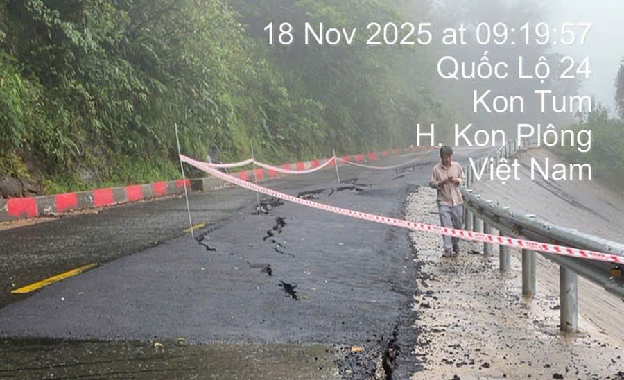 Cac vut nut doc duong do anh huong cua mua lon. Anh: Muoi Tran