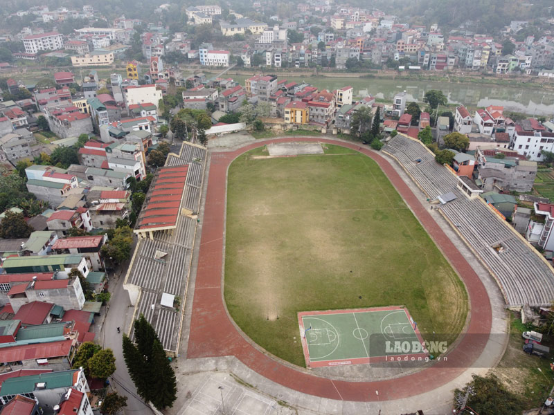 San van dong thoi diem chua bi lu lut tan pha. Anh: Tan Van