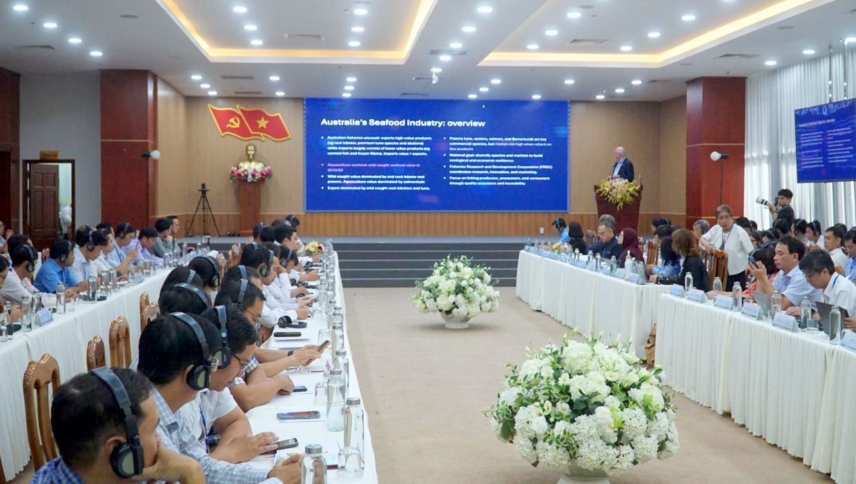 For the first time, Ca Mau organized an international conference on the crab industry. Photo: Nhat Ho