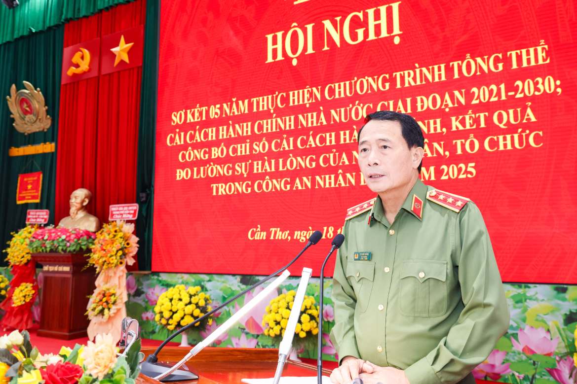 Thuong tuong Le Quoc Hung - Thu truong Bo Cong an phat bieu khai mac hoi nghi. Anh: Ta Quang