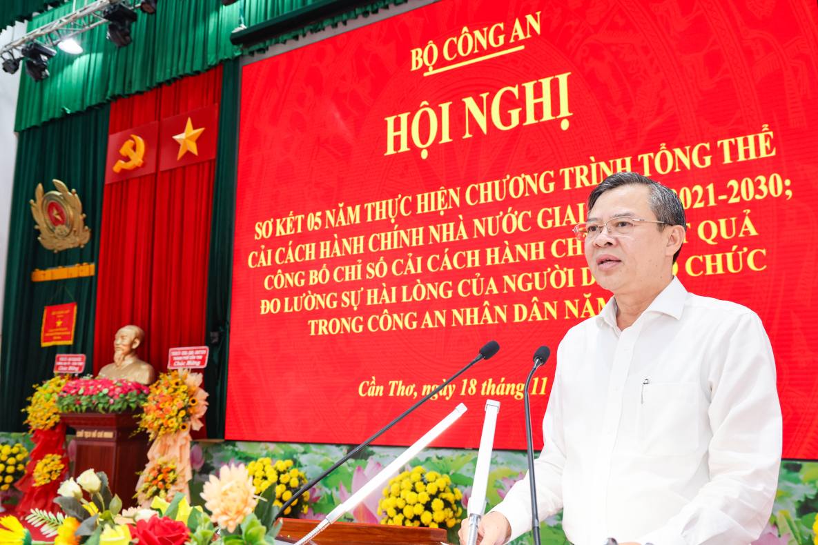 Chu tich UBND TP Can Tho Truong Canh Tuyen phat bieu tai hoi nghi. Anh: Cong an Can Tho