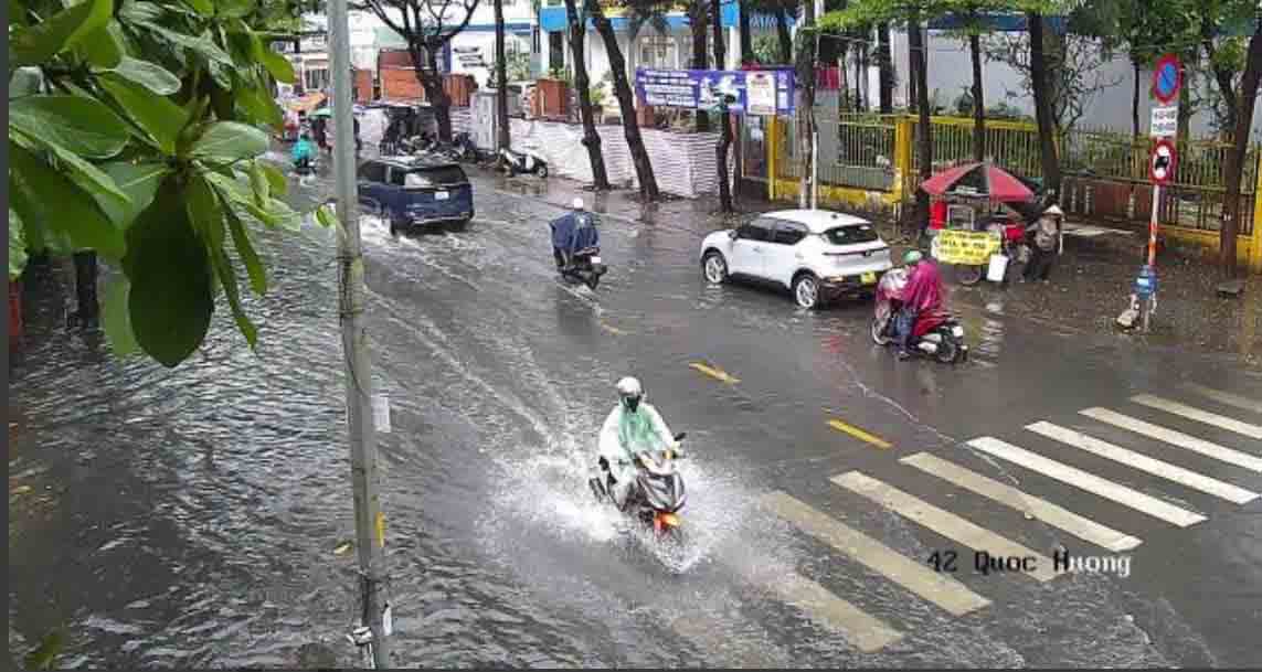 Duong Quoc Huong bat dau ngap. Anh: UDI MAPS