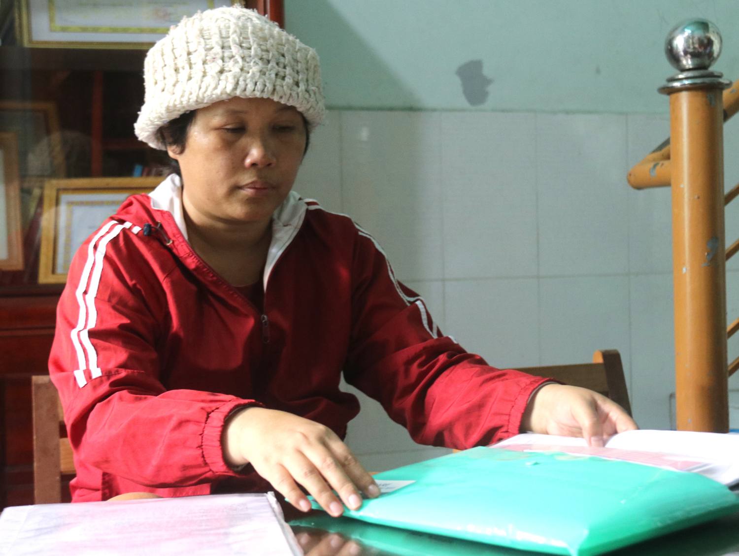 Having fought breast cancer for more than 10 years, Ms. Vu Thanh Thuy (residing in Suoi Hiep commune, Khanh Hoa province) is in dire need of help. Photo: Phuong Linh