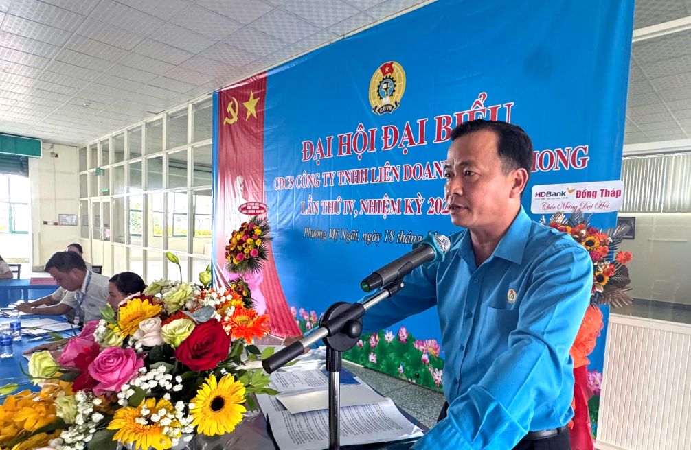 Pho Chu tich Lien doan lao dong tinh Dong Thap Nguyen Thanh Tuan phat bieu tai Dai hoi. Anh: Thanh Mai