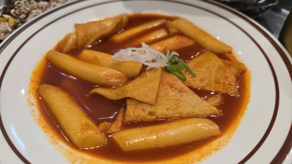 Tokbokki con un sabor picante es muy adecuado para disfrutar en los frios dias de invierno. Foto: Tuan Dat