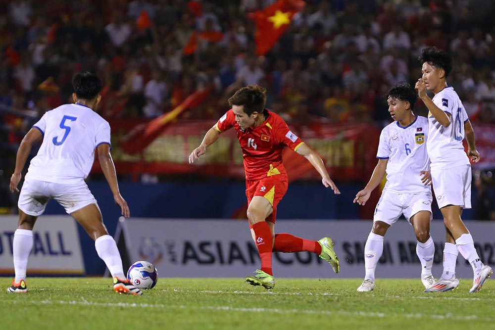 The Vietnamese team won a big 5-0 victory over Laos in the first leg. Photo: Thanh Vu