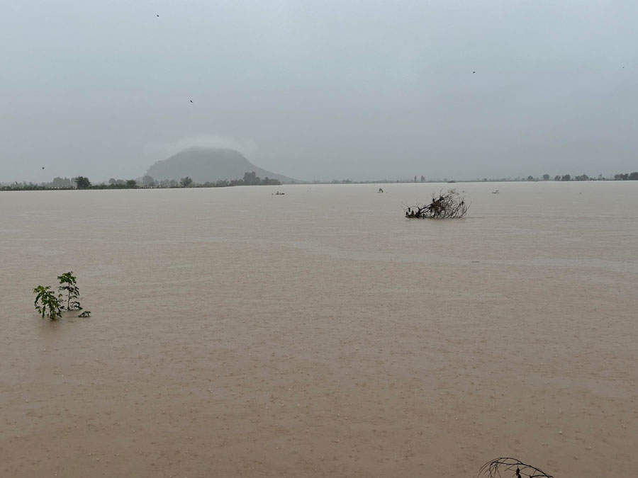 The floodwaters of the Ba River rose immeasurely in many communes in the downstream and along the river. Photo: Thanh Tuan