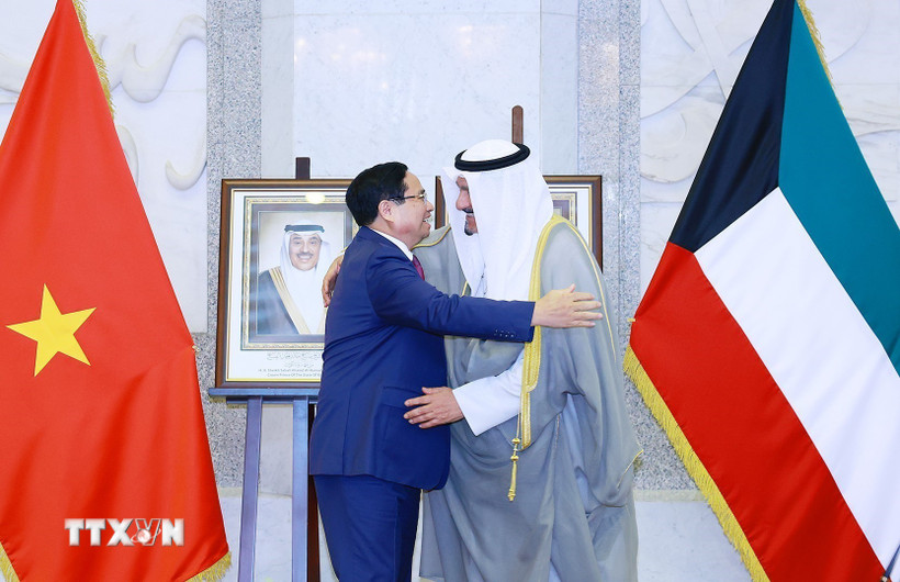 Politburo member, Prime Minister Pham Minh Chinh and Prime Minister of Kuwait Sheikh Ahmad Abdullah Al-Ahmad Al Sabah. Photo: VNA