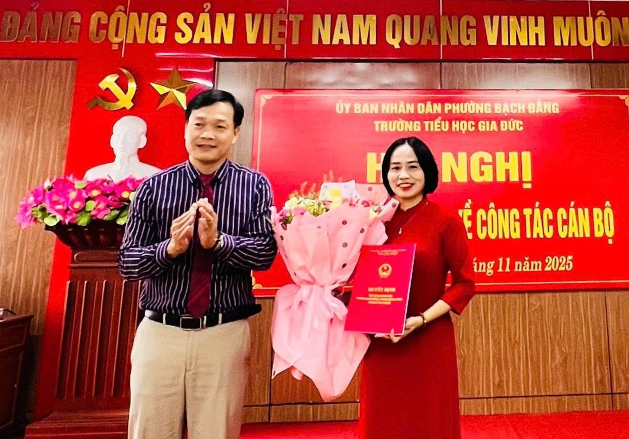 Bach Dang Ward announced the decision to appoint the principal of Gia Duc Primary School. Photo: Electronic information portal of Bach Dang ward, Hai Phong