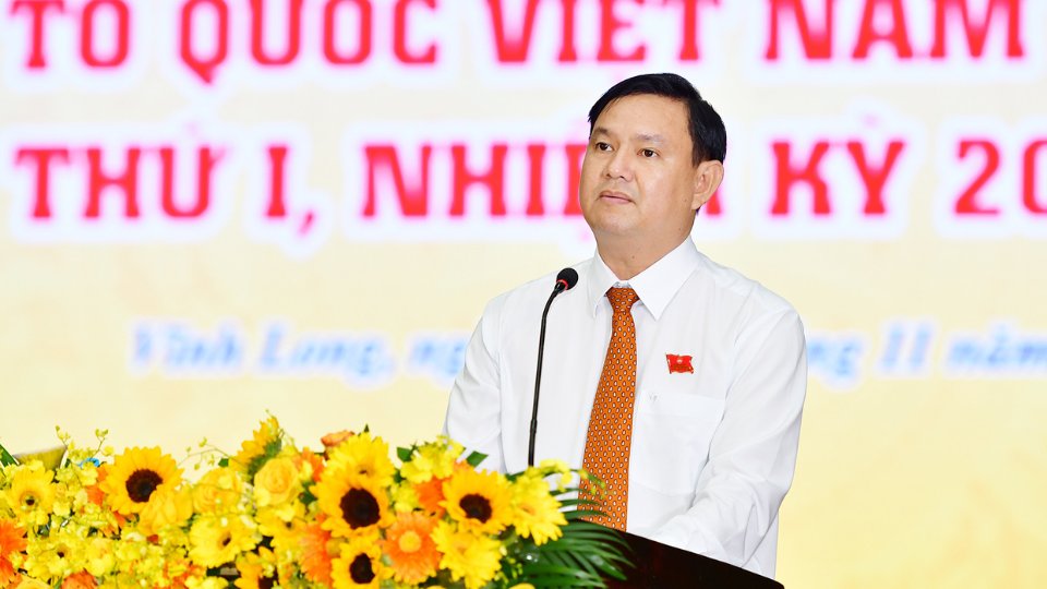 El Sr. Nguyen Phuc Linh - Presidente de la Federacion Laboral de la provincia fue ascendido al cargo de Vicepresidente del MTTQ de la provincia de Vinh Long para el mandato 2025-2030. Foto: Hoang Loc