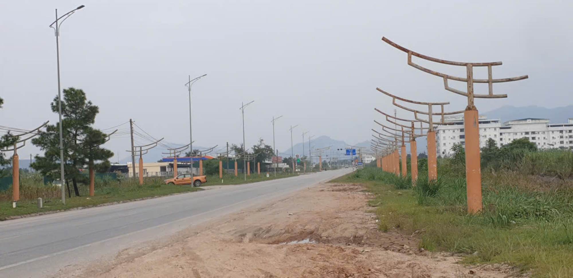 Du an nam tren truc duong 279 va giap vinh Cua Luc. Anh: Nguyen Hung