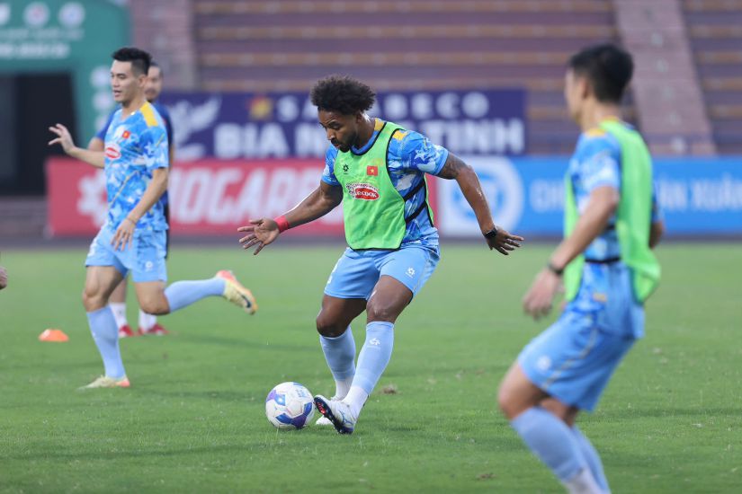 Xuan Son espera jugar para la seleccion vietnamita en el partido contra Laos. Foto: Minh Dan