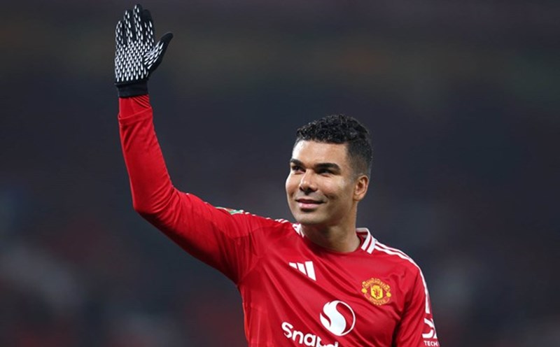 Casemiro se co nguoi thay the xung dang o tuyen giua. Anh: AFP