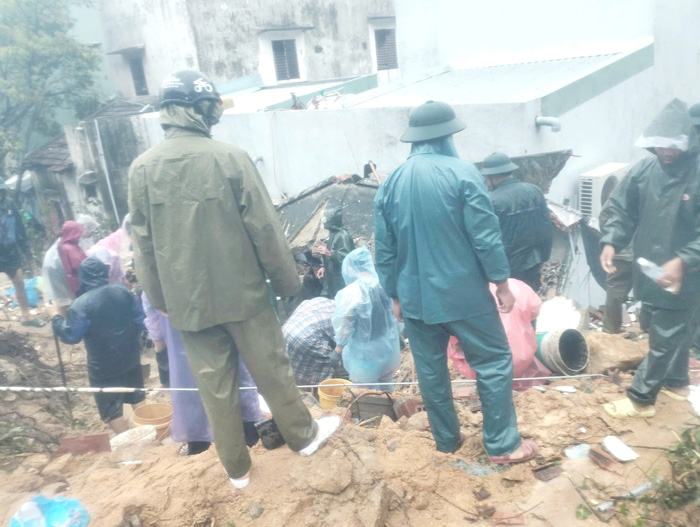 Scene of the house collapse due to landslides in Quy Nhon ward, Gia Lai. Photo: Hoai Phuong