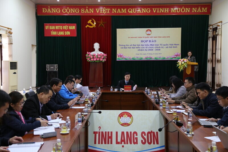 Vista general de la rueda de prensa. Foto: Khanh Linh