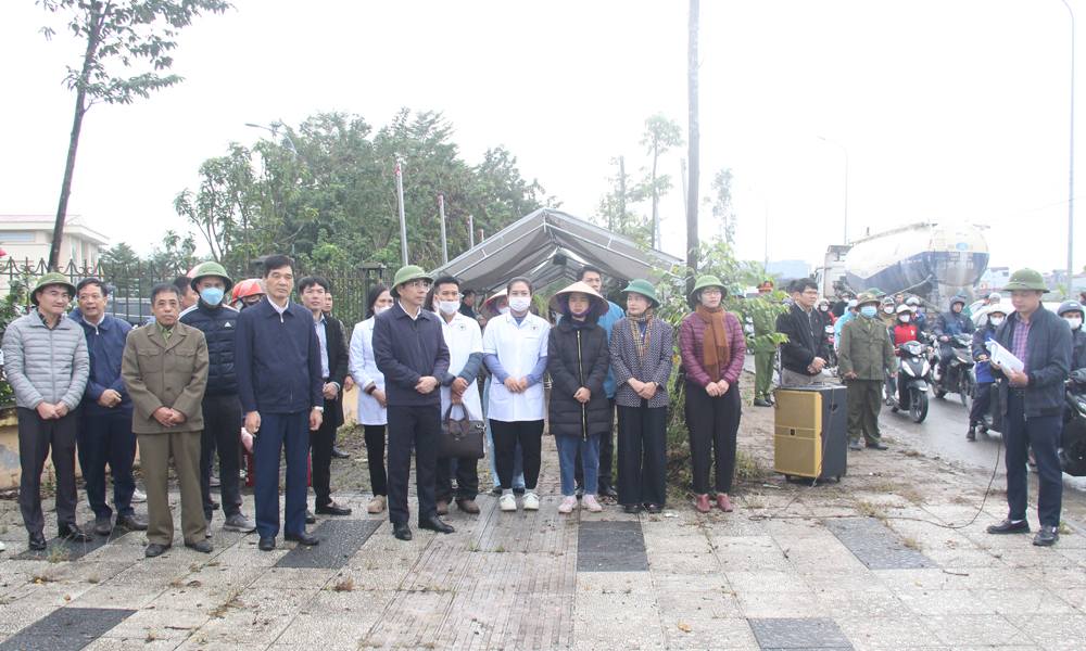 La commune de Yen Phong (province de Bac Ninh) organise l'execution forcee des menages qui ne remettent pas intentionnellement le terrain. Photo : Duc Anh