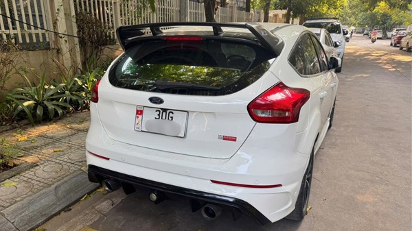 After taking the vehicle for inspection, the owner was shocked when receiving the fine from 2 other vehicles. Photo: Nguyen Ninh