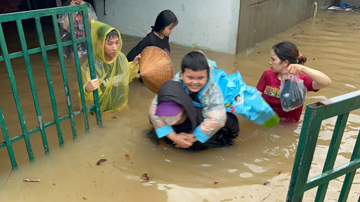 So tan khoi noi ngap lut sau. Anh: Hoai Luan 