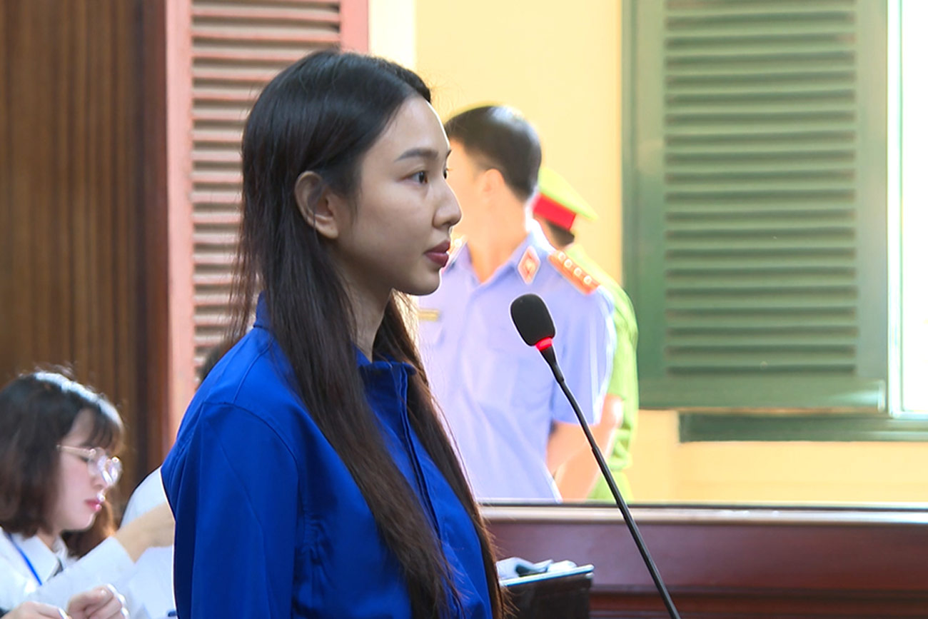 Nói lời sau cùng, hoa hậu Thùy Tiên mong có cơ hội làm lại và sống có ích. Ảnh: Anh Tú