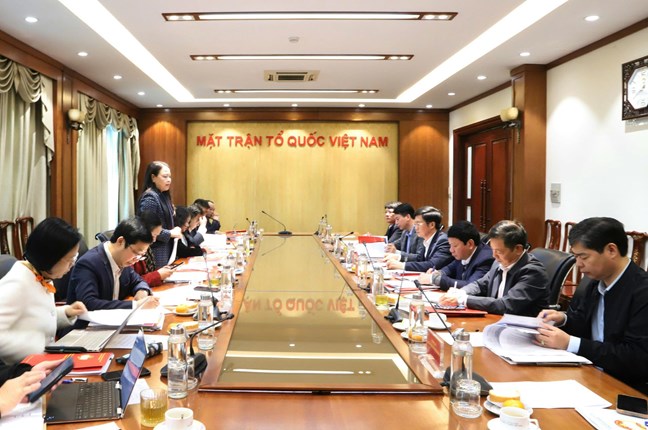 Vista general de la reunion de trabajo para dar opiniones sobre el contenido del I Congreso de Representantes del Frente de la Patria de Vietnam en la ciudad de Hai Phong mandato 2025 - 2030. Foto: Huong Diep