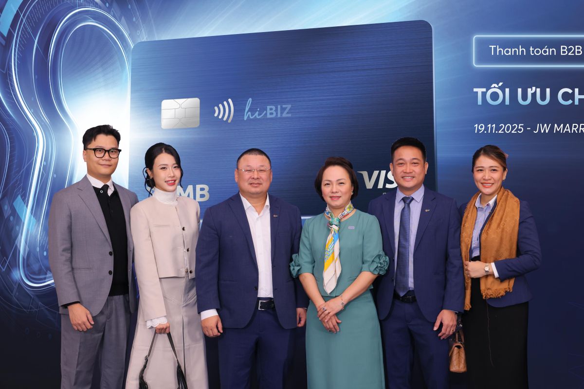 Lanh dao MB Visa va KOL. Anh: MB