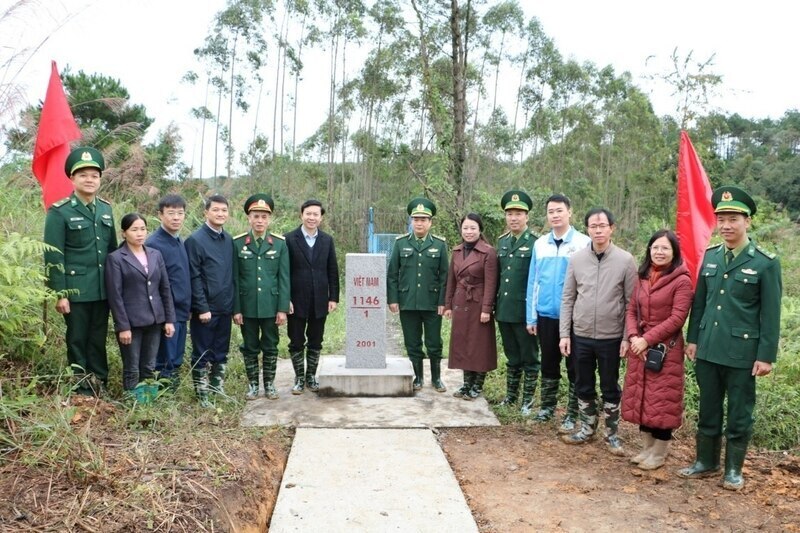 La obra de la carretera de inspeccion de hitos y proteccion fronteriza numero 1146/1 en Lang Son acaba de ser inaugurada. Foto: Thanh Mai