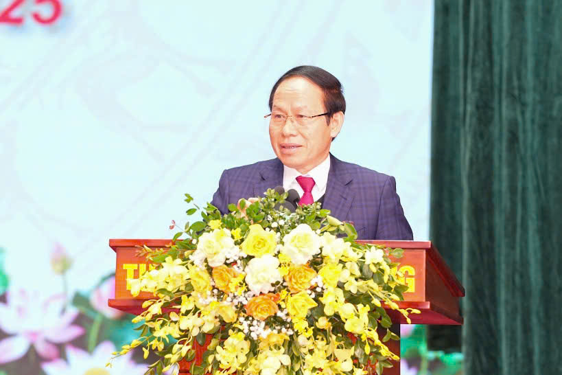 Bi thu Thanh uy Hai Phong Le Ngoc Chau phat bieu tai buoi doi thoai. Anh: Dam Thanh