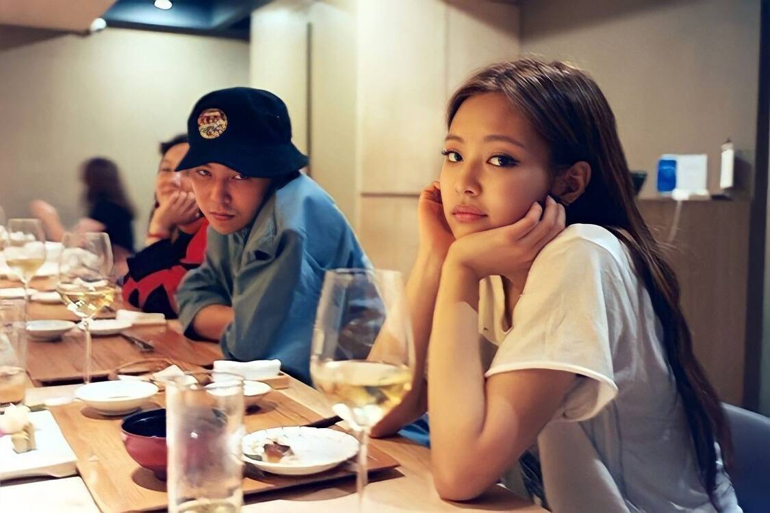 G-Dragon va Jennie tung hen ho. Anh: Lotte