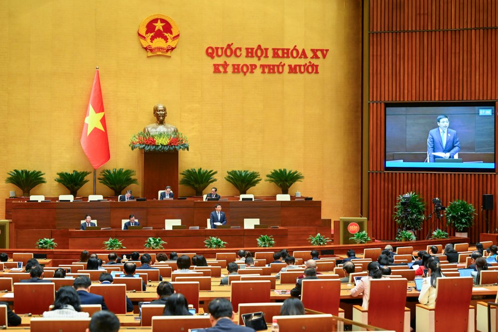 Bo truong giai trinh ve du an Luat Thue thu nhap ca nhan (sua doi). Anh: Pham Dong