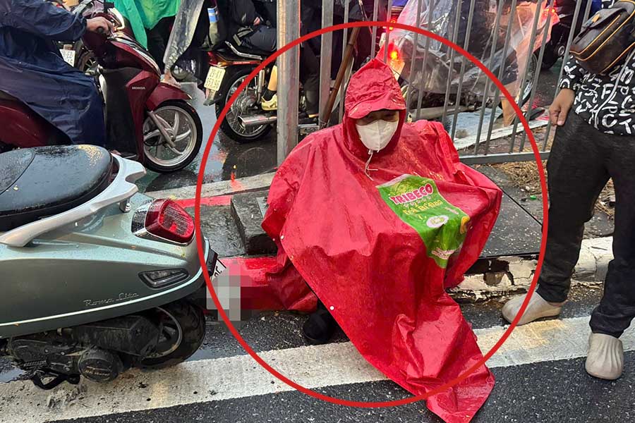 Đối tượng cướp xe máy bị khống chế. Ảnh: Công an cung cấp