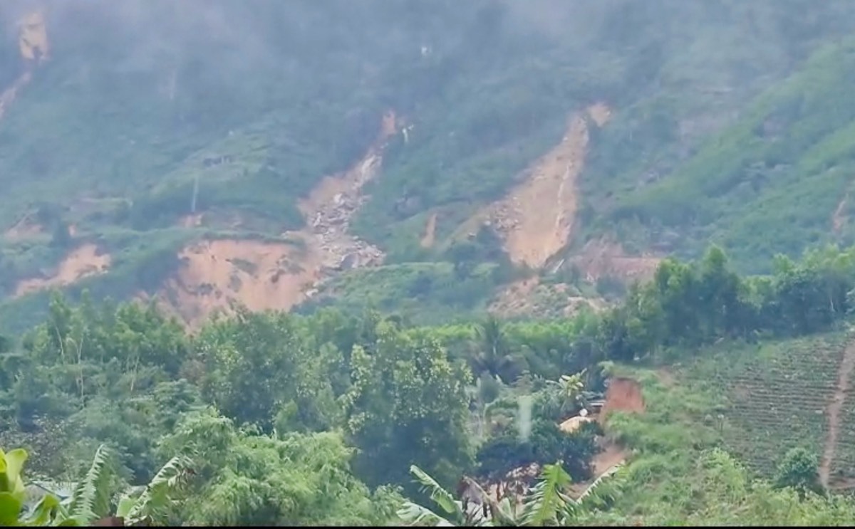 Vi tri qua doi co nguy co sat lo. Anh: Phan Tuan