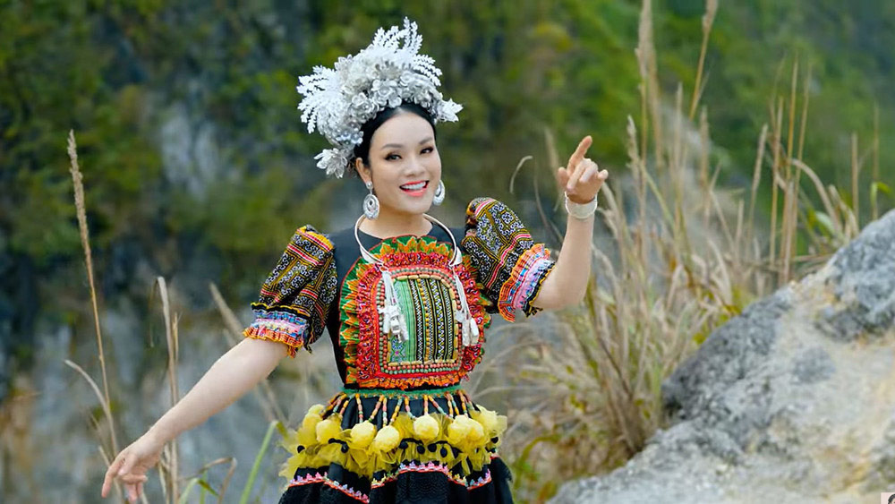 NSUT Tan Nhan. Anh trong MV