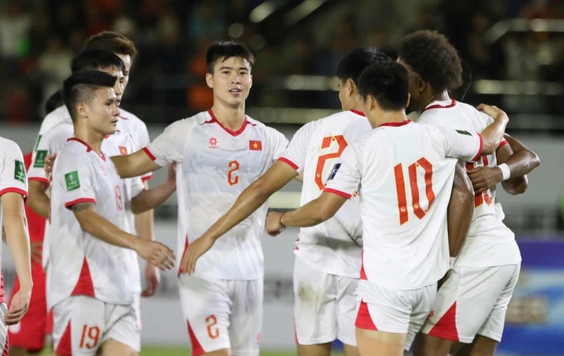 Vietnam team ranked second in Group F after the 5th match of the 2027 Asian Cup qualifiers. Photo: VFF