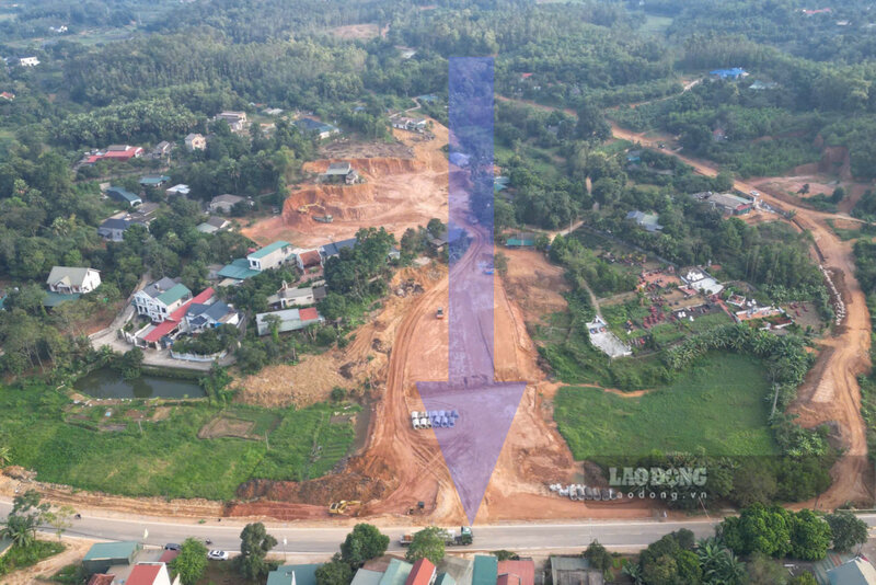 この道路は、フーホ工業団地と国道2号線を結ぶのに役立ちます。写真:トー・コン.