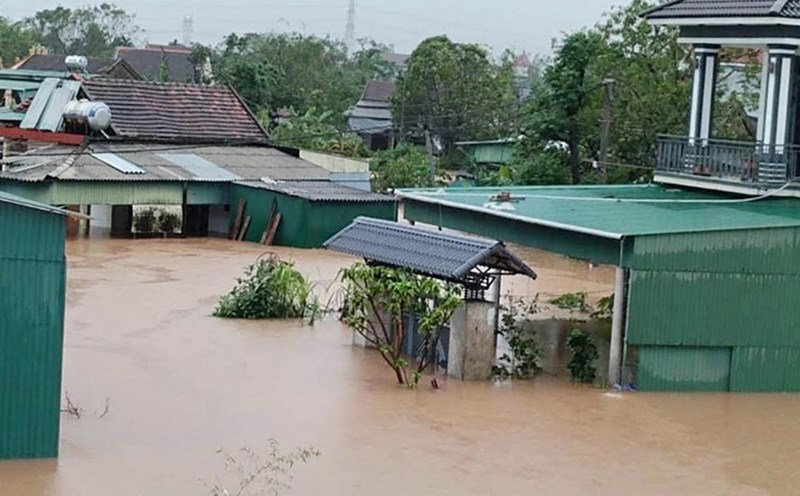 Deep flooding in Cam Due commune. Photo: Hoang Anh