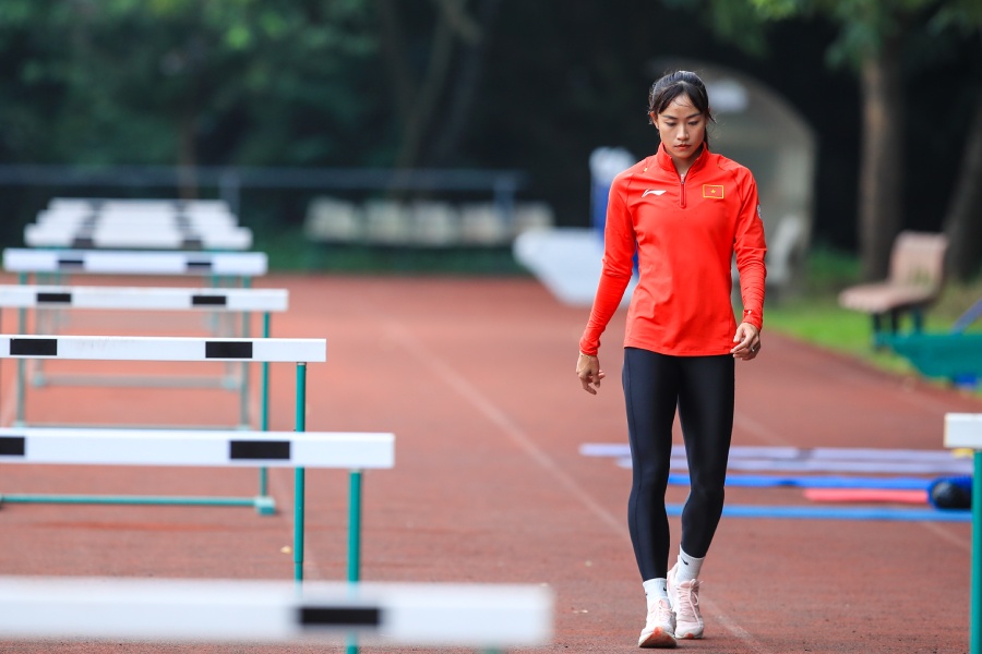 My Tien dang la chan chay so 1 Viet Nam noi dung 100m rao nu. Anh: Minh Dan