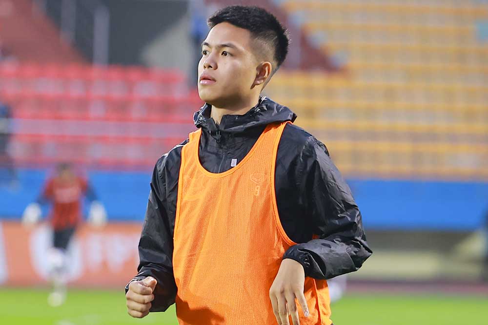 Midfielder Tran Thanh Trung of Ninh Binh club is not seriously injured. Photo: Ninh Binh Club