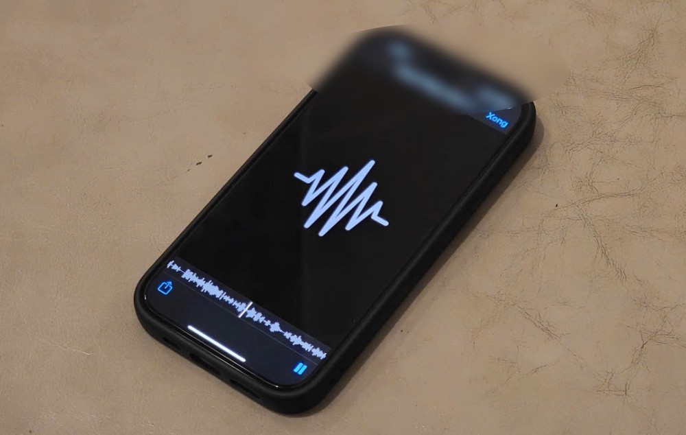 PV Bao Lao Dong da nhan duoc cuoc goi voi de nghi che do “an chia 50/50” khi thuc hien bai bao theo nguyen vong cua ho. Ghi am cuoc goi thoai. Anh: Nhom PV.