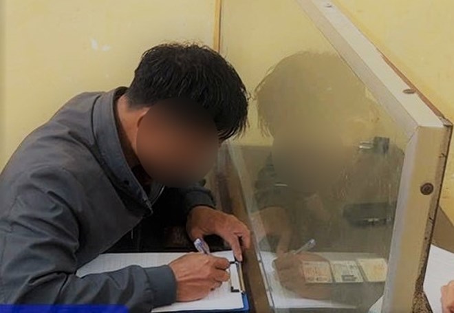 Xử phạt tài xế ô tô đi chiếm đường của xe ngược chiều ở Ninh Bình